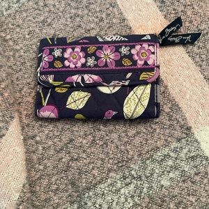 Vera Bradley Riley Compact Wallet in patternFloral Nightingale